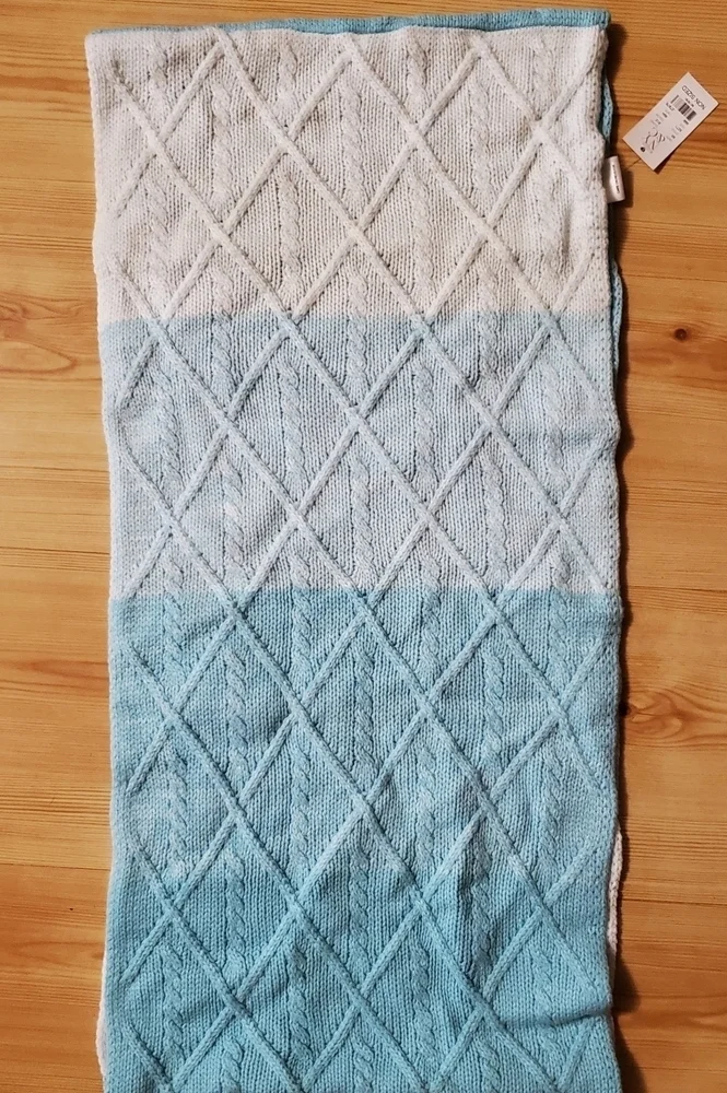 New York & Company Infinity Scarf ♾ NWT - Picture 3 of 4